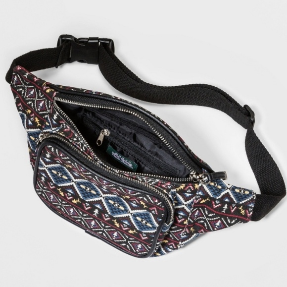 wild fable fanny pack